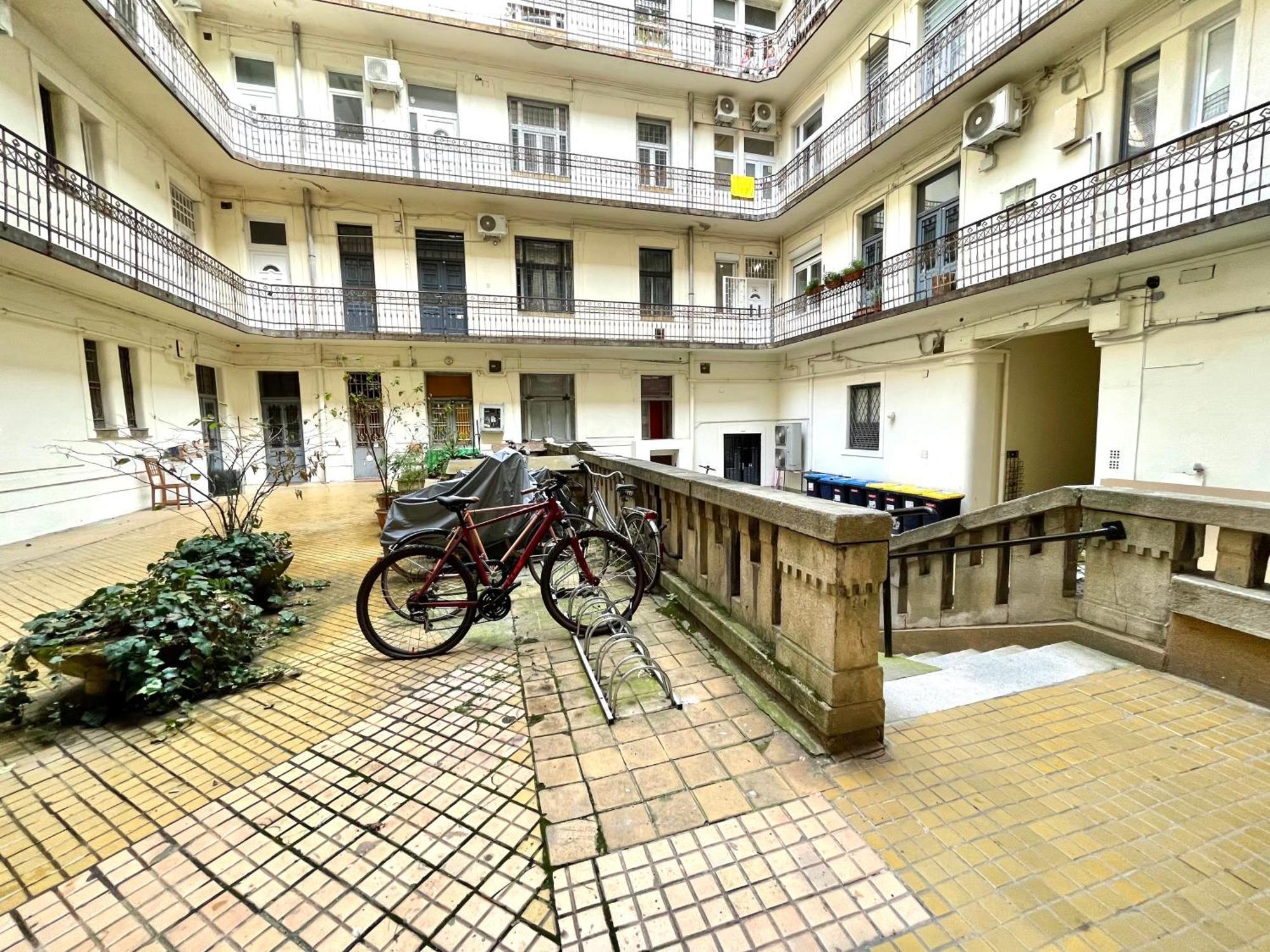 Relax With 2 Bedroom, 2 Bathroom For 6 People In The Centre Free Coffee *